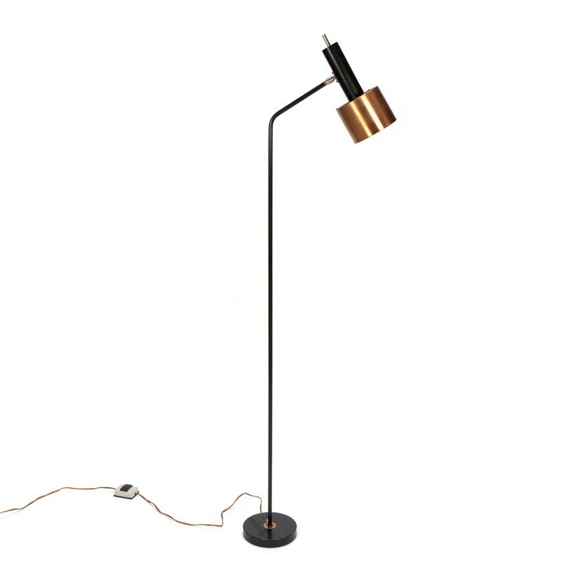 Onheil Dicht Winderig Deense vintage staande lamp met kapje in koper - Retro