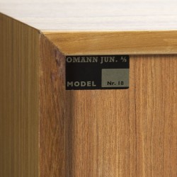 Omann Jun. teakhouten dressoir nr.18