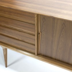 Omann Jun. teakhouten dressoir nr.18