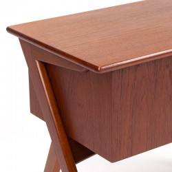 Deense vintage kastje in teak met grote lade