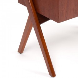 Deense vintage kastje in teak met grote lade