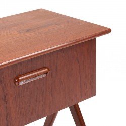 Deense vintage kastje in teak met grote lade