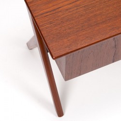 Deense vintage kastje in teak met grote lade