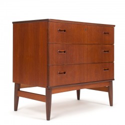 Omann Jun's Møbelfabrik Mid-Century vintage low model chest of