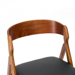 Model 71 vintage chair design Henning Kjaernulf