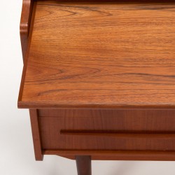 Deens vintage secretaire meubel in teak met lange greep