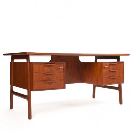 Omann Jun Møbelfabrik model 75 Mid-Century design desk in teak