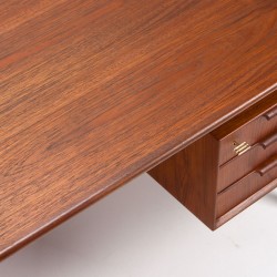 Omann Jun Møbelfabrik model 75 Mid-Century design desk in teak