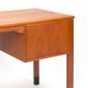 Klein model vintage teakhouten Mid-Century bureau