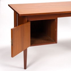 Gunnar Nielsen Tibergaard teakhouten vintage Deens bureau