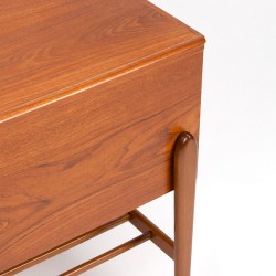 Mid-Century Deense vintage naaigerei kastje in teak